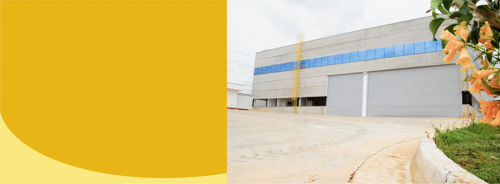 Banner Galpão com demonstração das portas de enrolar instaladas.